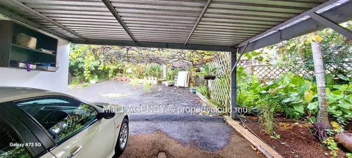 Spacious 4  Bed Room, Home in Beau Bassin - with Lush Garden Oasis