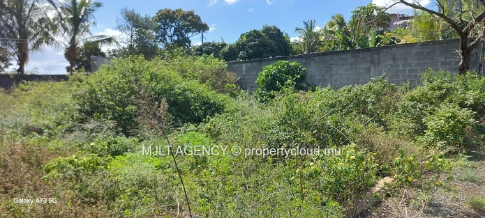 Residential land - 419 m² Calebasses, North
