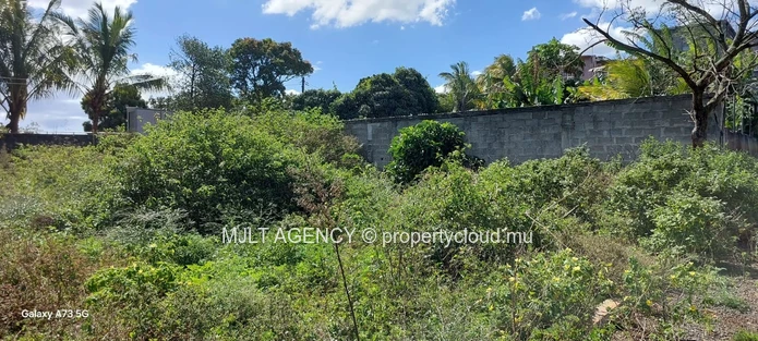 Residential land - 419 m² Calebasses, North
