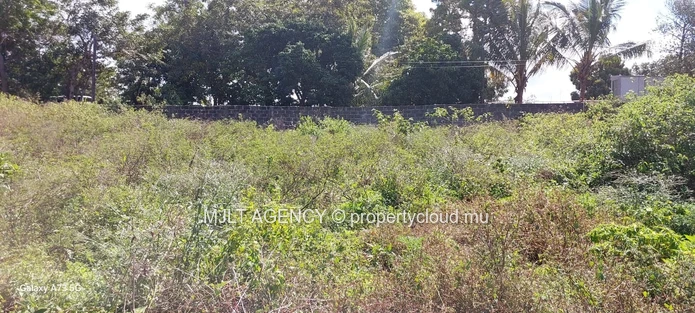 Residential land - 419 m² Calebasses, North