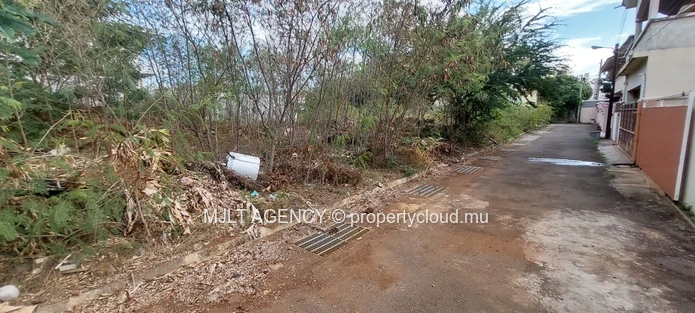 Residential land - 570 m² Pointe aux Sables, West