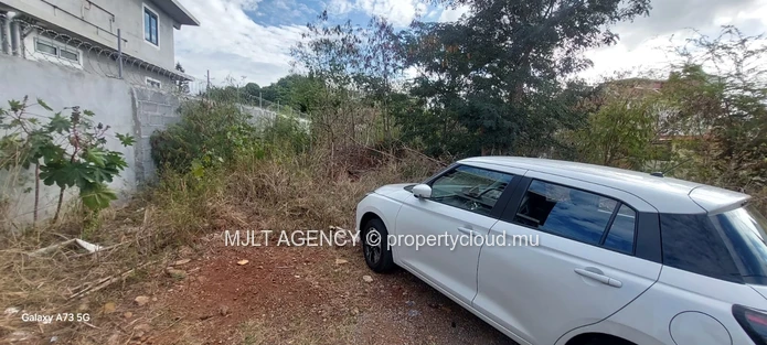 Residential land - 570 m² Pointe aux Sables, West