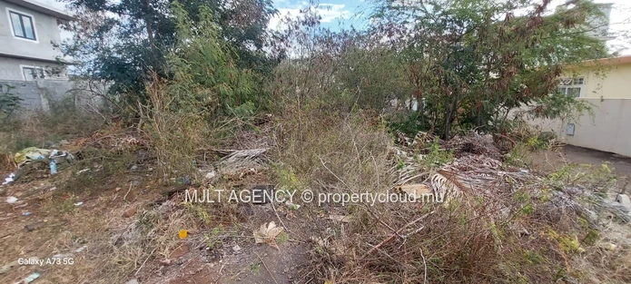 Residential land - 570 m² Pointe aux Sables, West