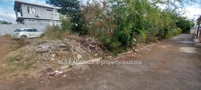 Residential land - 570 m² Pointe aux Sables, West