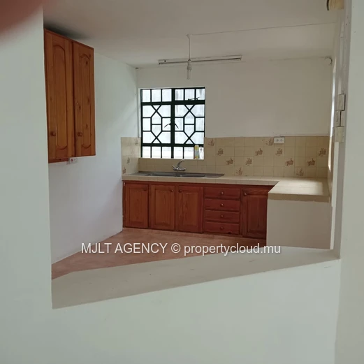 House / Villa  3 Bedrooms - 170 m² Beau Bassin - Center