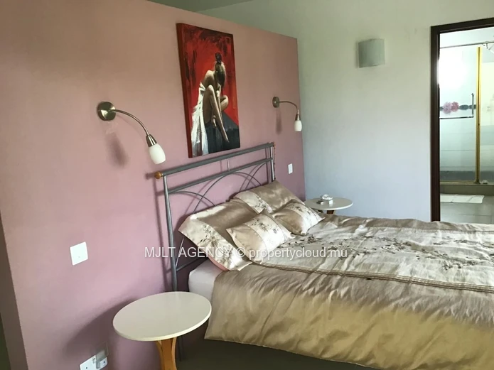 House / Villa - 5 Bedrooms - 319 m² Beau Vallon, South, Morcellement Le Mahe