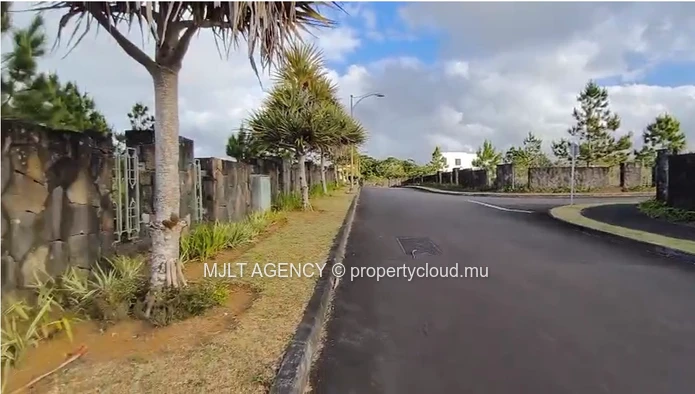 Residential land - 1311 m² Côte d'Or, Center