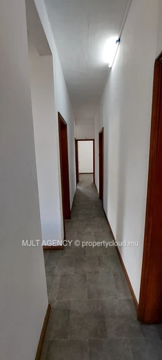 Local Commercial - 186 m² Port Louis - Center 