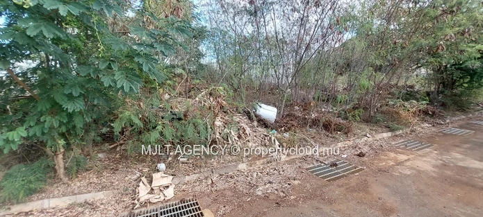 Residential land - 570 m² Pointe aux Sables, West