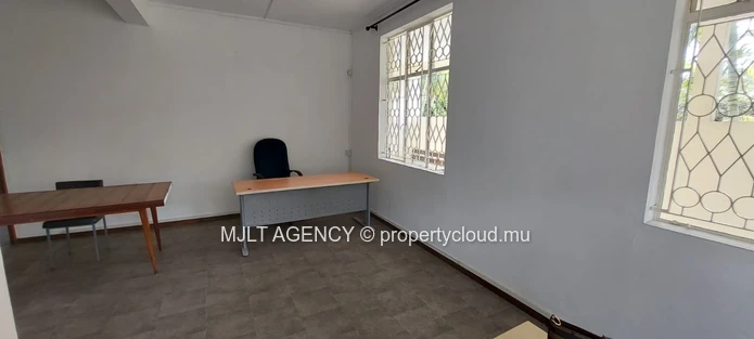 Local Commercial - 186 m² Port Louis - Center 