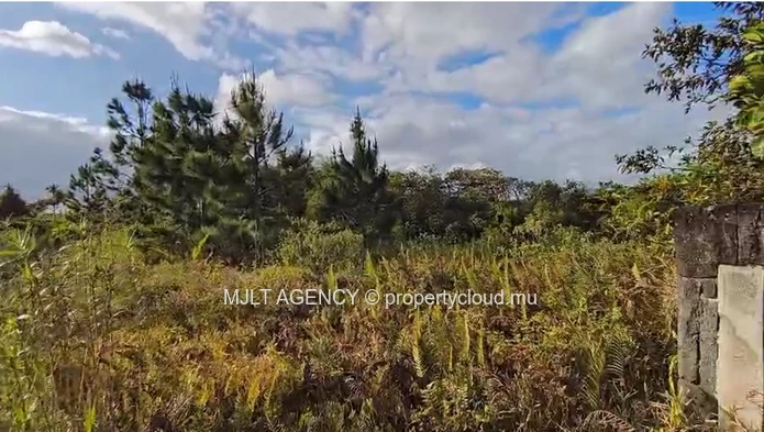 Residential land - 1311 m² Côte d'Or, Center
