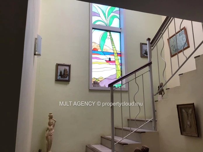 House / Villa - 5 Bedrooms - 319 m² Beau Vallon, South, Morcellement Le Mahe