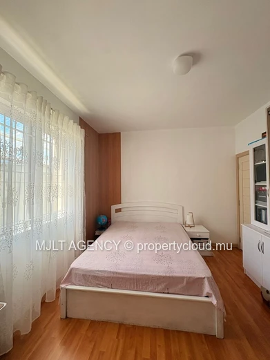 Two-storey house for sale, perfect for two families with independent living spaces