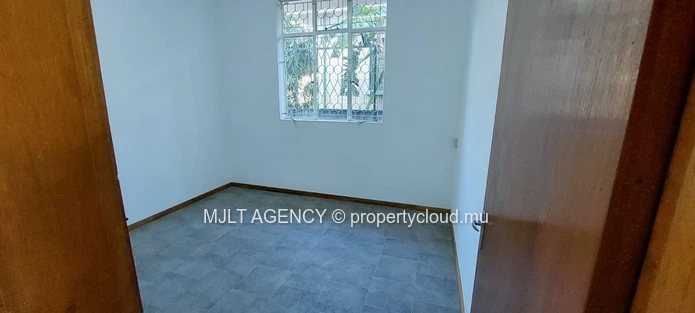 Local Commercial - 186 m² Port Louis - Center 