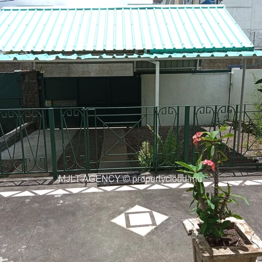 House / Villa  3 Bedrooms - 170 m² Beau Bassin - Center