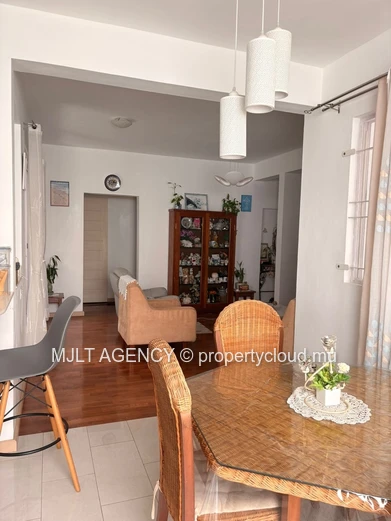 Two-storey house for sale, perfect for two families with independent living spaces