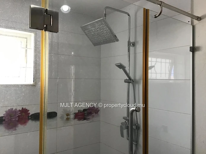 House / Villa - 5 Bedrooms - 319 m² Beau Vallon, South, Morcellement Le Mahe