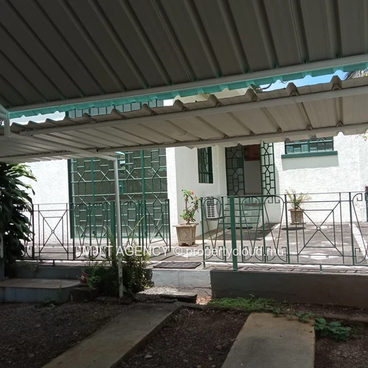 House / Villa  3 Bedrooms - 170 m² Beau Bassin - Center