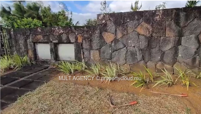 Residential land - 1311 m² Côte d'Or, Center
