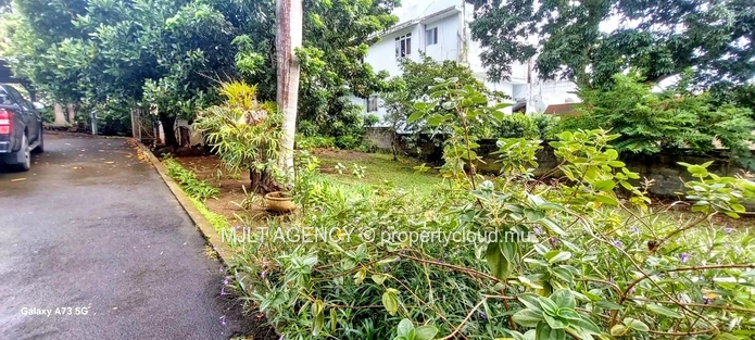 Spacious 4  Bed Room, Home in Beau Bassin - with Lush Garden Oasis