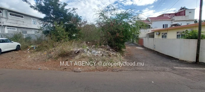 Residential land - 570 m² Pointe aux Sables, West