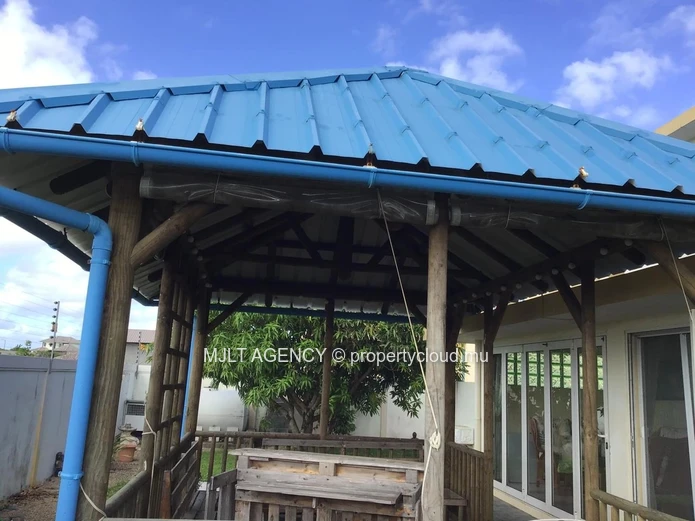 House / Villa - 5 Bedrooms - 319 m² Beau Vallon, South, Morcellement Le Mahe
