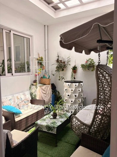 Two-storey house for sale, perfect for two families with independent living spaces